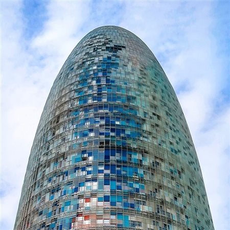 Barcelona inaugura mirante com 142 metros de altura