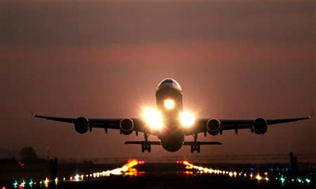 Tráfego aéreo global atinge 96% dos níveis de maio de 2019