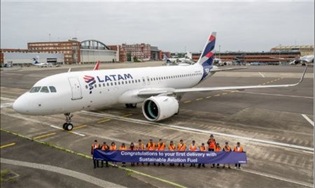 Latam recebe no Brasil primeira aeronave abastecida com SAF