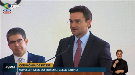 Ministro Celso Sabino apresenta estratégias para ampliar voos no Brasil