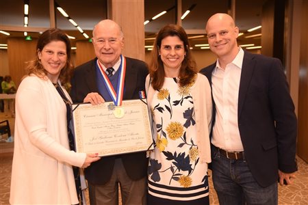 Guillermo C. Alcorta recebe título de cidadão honorário do Rio de Janeiro