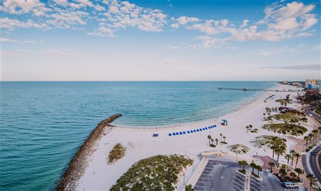 Visit Florida e PANROTAS lançam encarte com novidades do destino para 2024