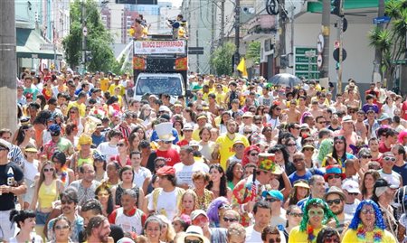 Carnaval de SP movimenta economia, mas tem pouco impacto sob Turismo