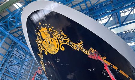 Disney Cruise Line revela arte da proa do Disney Treasure; veja