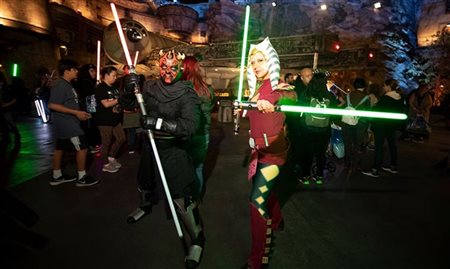 Disneyland Califórnia revela detalhes do evento noturno de Star Wars