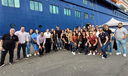 Agentes visitam o navio Celebrity Eclipse a convite da R11 Travel; fotos