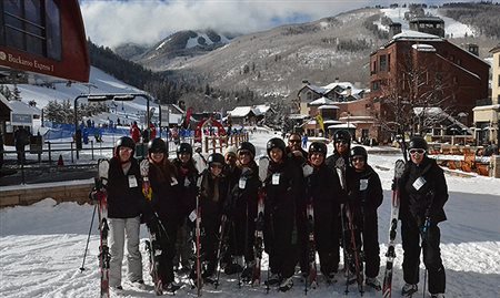 Top 10 United aproveita o dia na neve; veja fotos