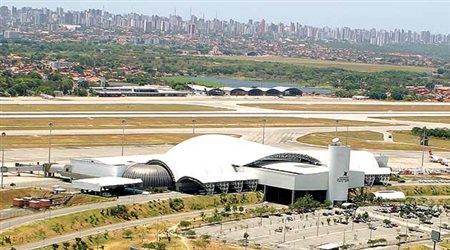 Aeroporto de Fortaleza está muito ruim, diz ministro