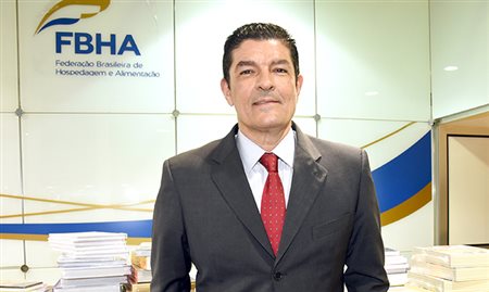 Ex-ministro é novo chefe de gabinete de Renan Calheiros