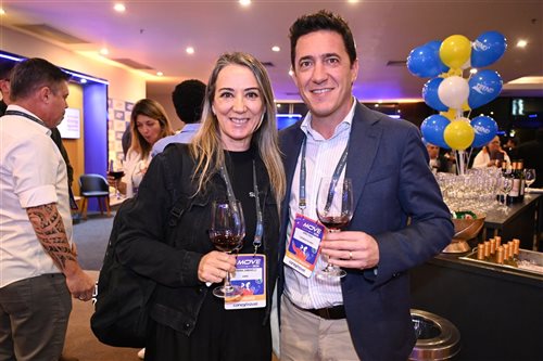 Debora Zanovelli, do Sabre, e Jordi Sole, do Turismo da Catalunha