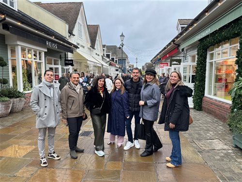Bicester Village: brasileiros vivem experiência de compras de luxo pré-ILTM; veja fotos