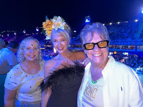 Azul Viagens, Copa e Orinter prestigiam Camarote de Curaçao na Sapucaí, no Rio; fotos