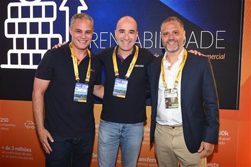 Lideranças do Turismo se encontram no Fórum PANROTAS 2026; veja fotos