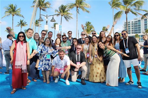 Festa cheia de brasileiros inaugura IPW 2026 em Fort Lauderdale; fotos