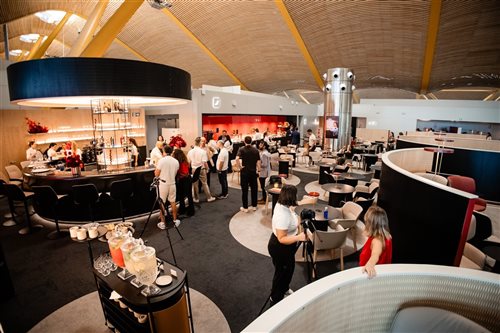 Iberia apresenta nova sala vip para clientes premium no aeroporto de Barajas; veja fotos