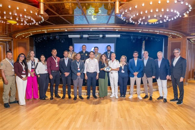 Costa Diadema promove visita técnica a bordo para agentes no Porto de Outeiro, em Belém