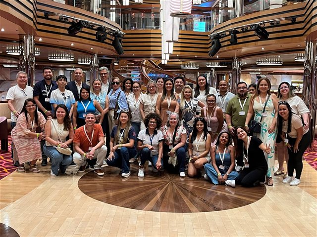 Costa Diadema promove visita técnica a bordo para agentes no Porto de Outeiro, em Belém