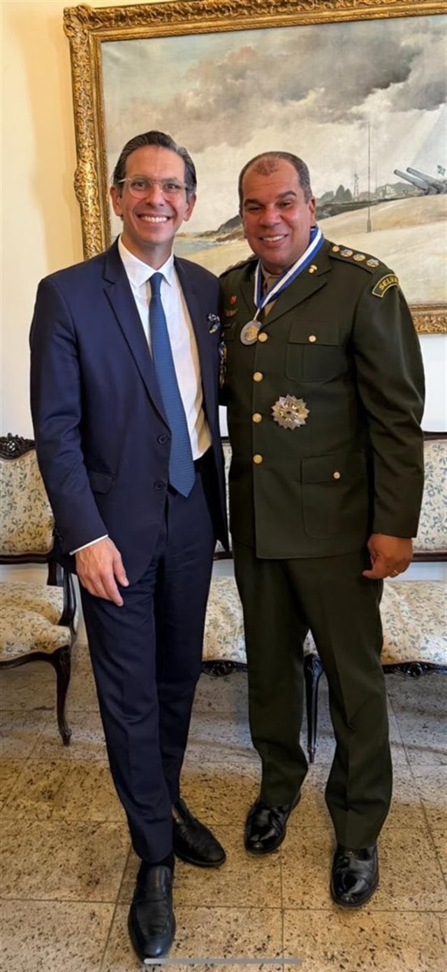 Fairmont Rio de Janeiro é reconhecido com o Diploma e a Medalha Mérito Cívico Militar