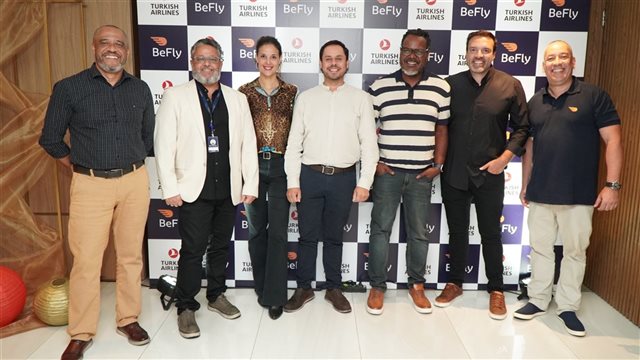 Flytour Consolidadora e Turkish Airlines promovem jantar temático turco para agentes de viagens