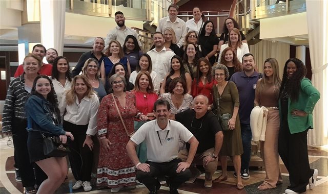 R11 Travel leva agentes para visita técnica ao Celebrity Equinox no Rio de Janeiro
