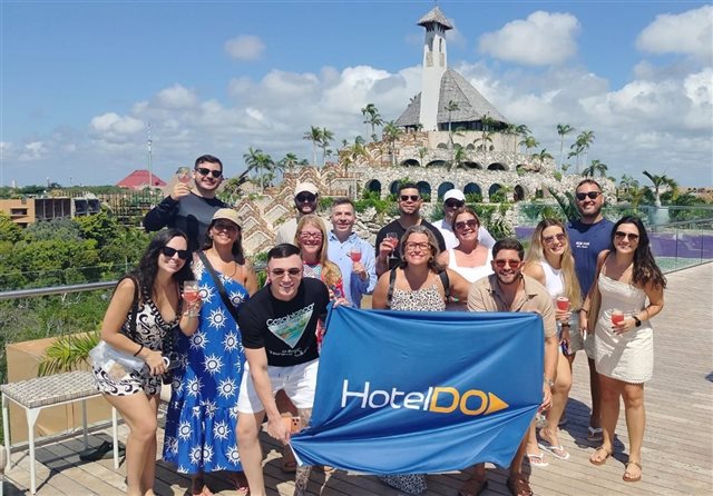 HotelDO promove famtour no complexo Xcaret, no México
