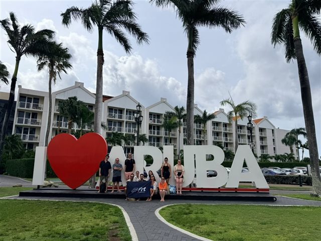 Aruba recebe agentes de viagens premiados pela Frt